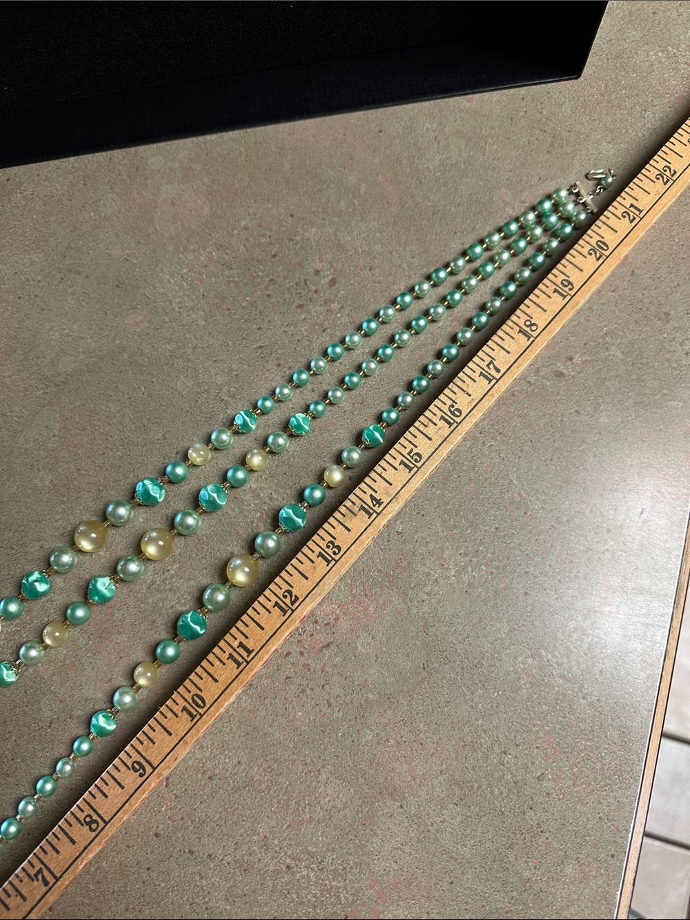 Vintage 1960s Japan 3 Strand Aqua Green Faux Pearl Statement Necklace Choker - Picture 12 of 12